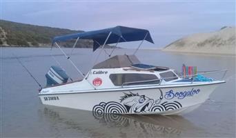 Calibre Cabin boat (4.8M) R 45 000 O.N.O