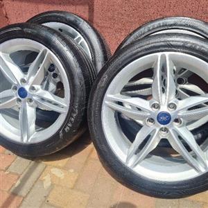 FORD KUGA OEM 19INCH MAGS AND TYRES. 