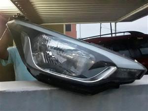 Hyundai Grand i20 right head light 