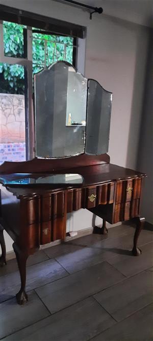 Imbuia wood dressing table with swivel gladed mirror 