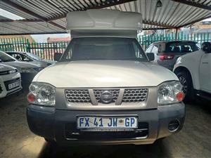 2017 Nissan NP300 2.0 Petrol  Manual  White  Canopy