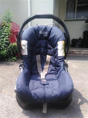 Graco complete car seat set for only R400 for sale  Boksburg