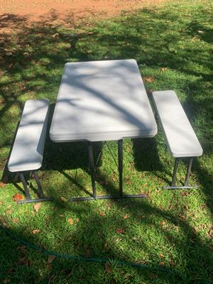 CAMPING/PICKNIC TABLE WITH BENCHES