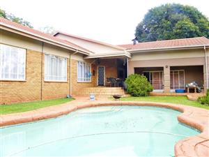 MODERN 4 BEDROOM HOUSE IN FLORAUNA