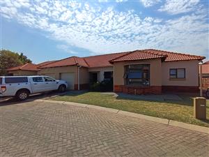 Charming 2-Bedroom Home in Secure Complex – Waterval East