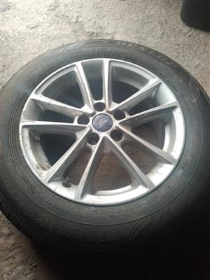 Ford focus/fiesta 5 hole original rims 