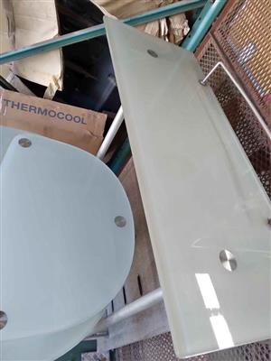 LAPTOP/COMPUTER TABLE