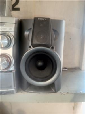 Aiwa hifi with Sony speakers 750
