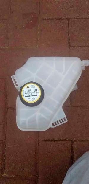 FORD FIESTA 2014 WATER BOTTLE. BRAND NEW. FOR VARIOUS OTHER CARS TOO.