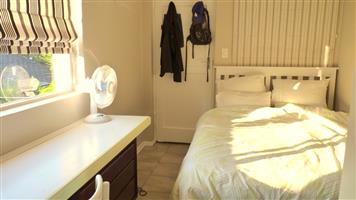 Camps bay 'Garden flat' Cute compact d/bed R6500 for short/long lets