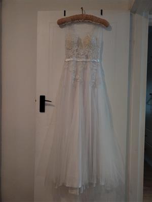  Beautiful Elegant Small Size Wedding/Matric Farewell Dress 