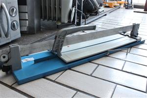 TILE CUTTER S066963A