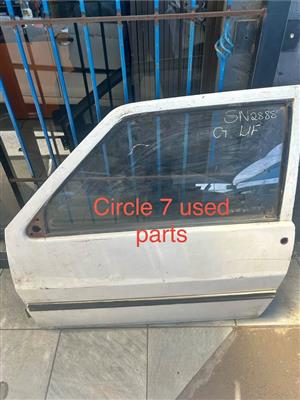 Fiat uno 2 door left side door for sale WhatsApp or call 