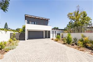 Architect-Designed 5 Bedroom Luxury Residence in Highly Desirable Elim, Kuils River