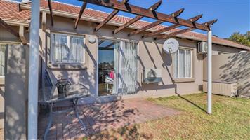 Lovely & Neat 2-Bedroom Simplex in Secure Complex