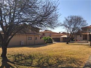 244m2 Corner stand in elite River Estate, Risivile, Vereeniging