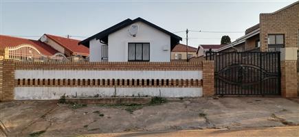 3 BEDROOMS HOME UP FOR RENT IN DOBSONVILLE