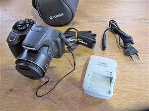 Canon PowerShot SX520 with 42x Optical and 16.0 MP Like New