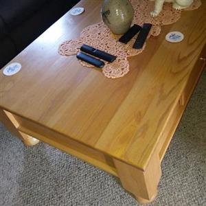 Solid Oak Large Coffee table. 1400mmx900mmx460mm(H) for sale. R3000 cash worth R6500.