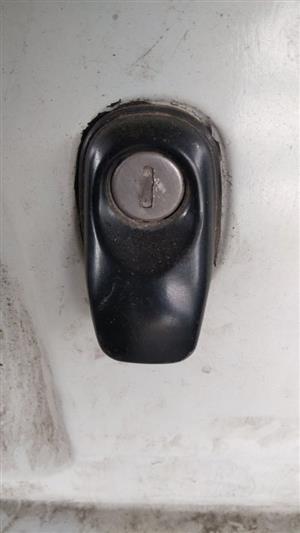 TOYOTA CONQUEST BOOTLOCK FOR SALE