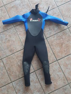 Wetsuit - Reef - age 5-7 - good condition
