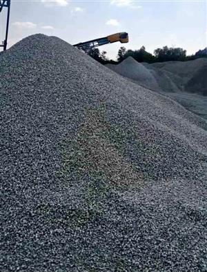 13mm 19mm brown &grey crushed stones and DUMPROCKS