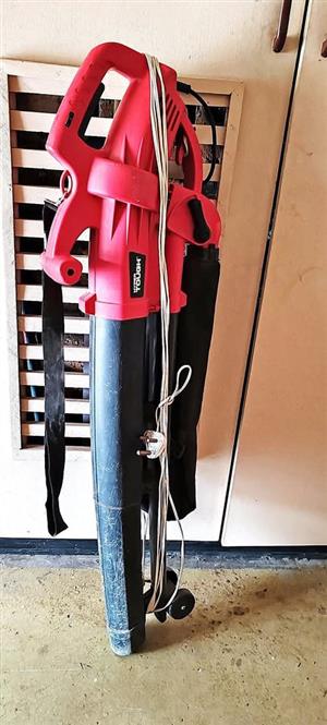 Garden blower and vacuum