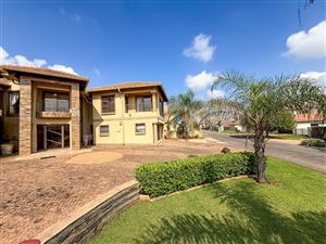 Spacious Family Home in Xanadu – Comfortable, Light-Filled, and Great for Entertaining