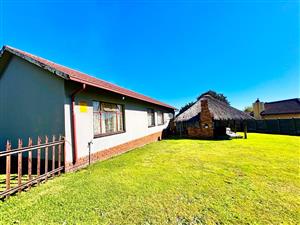 3 Bedroom Family Home with Lapa & Double Garage for Sale