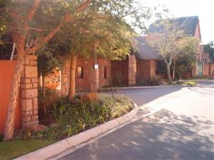 Modern 2 bedroom  oasis townhouse in Sunninghill