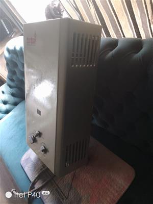 Totai12l instant gas heater/geyser