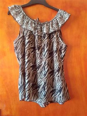 Blouse shirt leopard print sleeveless