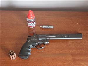 DAN WESSON 8″ REVOLVER 4.5MM AIRGUN + One ONE 12-gram Co2 Gas Canister + Pellets