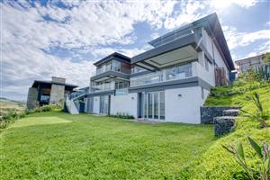 Magnificent 4 Bedroom Home in Zimbali Lakes