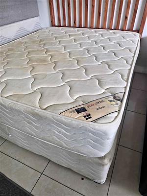 Used serta queen beds