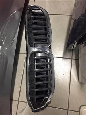 BMW G20 grill for sell in good condition nice and clean