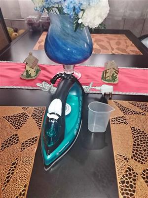 New Bennett Read 2000W Steam Iron HIR200