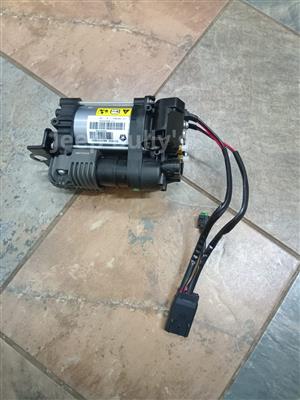 Air Suspension Pump Compatible With WK2 Jeep - Jeep Spares 