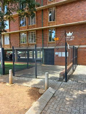 Flat to share in Hatfield, Crown Court. Crown court is next to Hafield Plaza