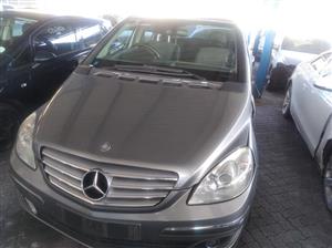 Mercedes Benz B200 turbo engine starts , accident damaged