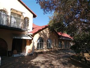 6 Bedrooms 4.5 Bathrooms Brackenhurst Alberton