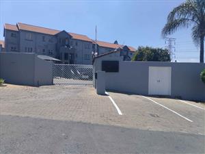 Townhouse For Sale in Linmeyer