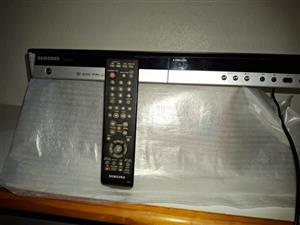 SAMSUNG DVD RECORDER AND CD PLAYER 