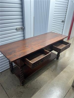Buffet table/sideboard