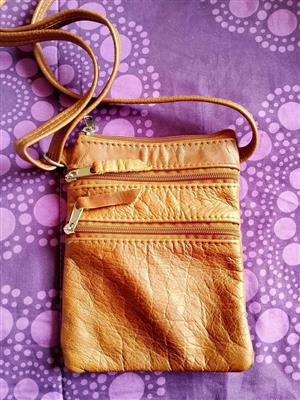 GENUINE LEATHER SLINGBAG