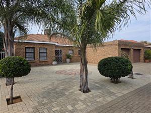 Townhouse For Sale in Carters Glen