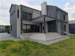House For Sale in Thatchfield Hills