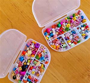 Popular Vibrant Bead Bracelet & Craft Set 