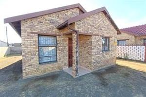2 Bedroom House for sale in Pinehaven