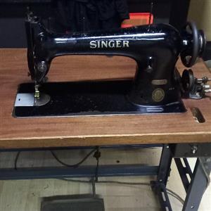 Industrial singer sewing machine 